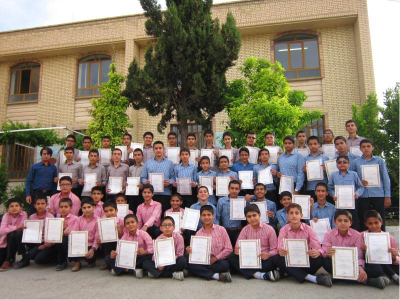 برگزیدگان مسابقات فرهنگی هنری دبیرستان نمونه دولتی شهدای آزمایش مرودشت 95-94